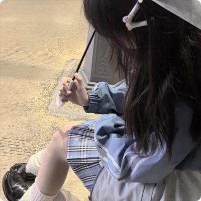笼中女